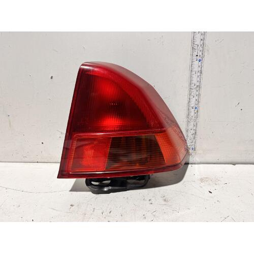 Honda CIVIC Right Taillight 7TH GEN Sedan 11/00-09/03 