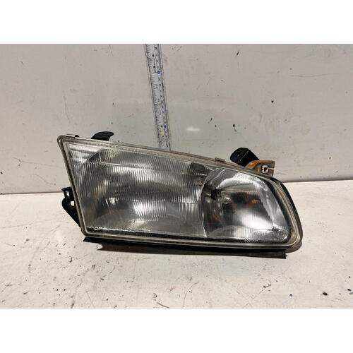 Toyota CAMRY Right Headlight MCV20 08/97-09/00