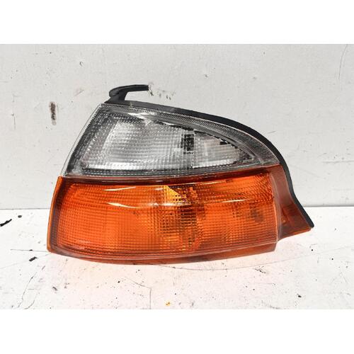 Toyota HIACE Left Corner Light RCH12 10/95-02/04 SBV