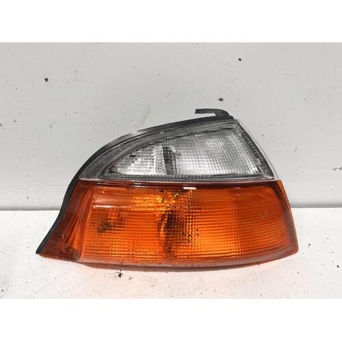 Toyota HIACE Corner Light Right Front RCH12 SBV 10/95-02/04