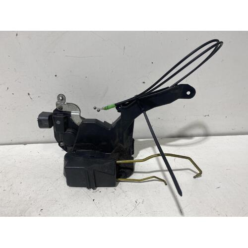 Toyota Avensis Left Front Lock Mechanism ACM21 12/2001-12/2010