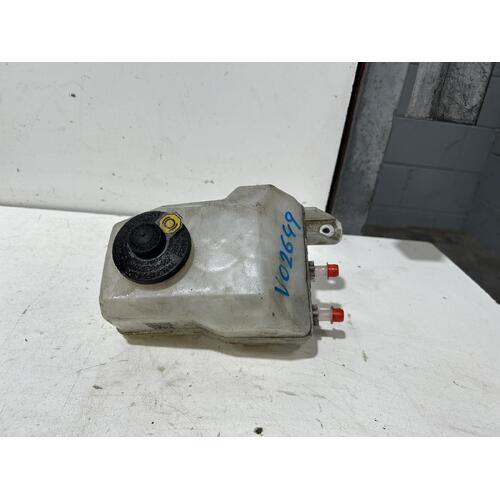 Toyota Prius Master Cylinder Reservoir NHW20 10/2003-04/2009