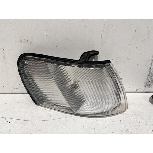 Toyota COROLLA Corner Light Right Front AE102 09/94-10/99