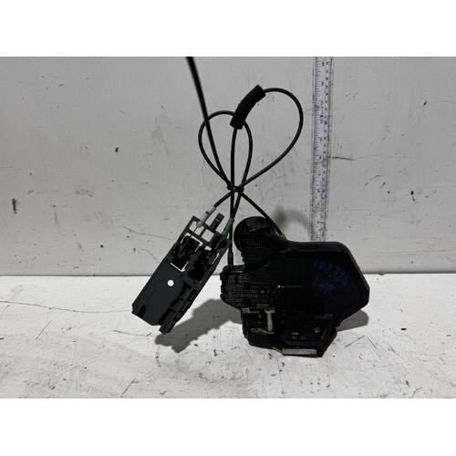 Toyota Hilux Left Rear Lock Mechanism KUN16 02/2005-08/2015