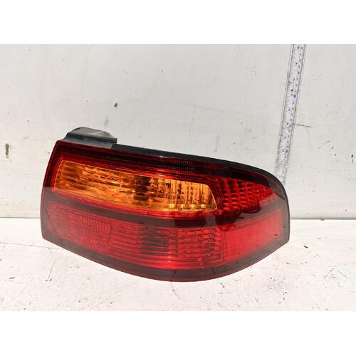 Toyota AVALON Right Taillight  MCX10 07/00-09/03