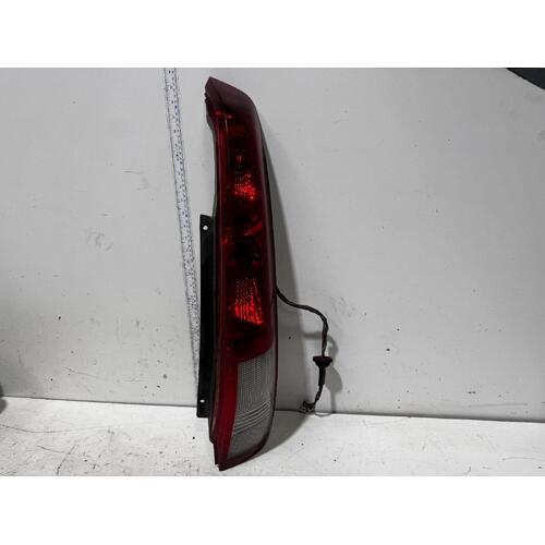 Nissan XTRAIL Tail Light Right Rear T30 10/2001-10/2003