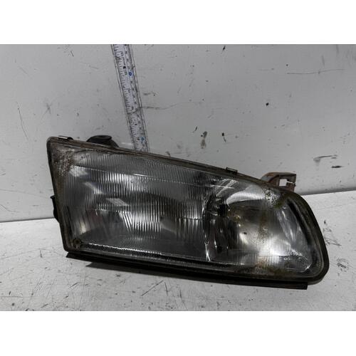 Toyota Camry Right Head Light SXV20 08/1997-09/2000