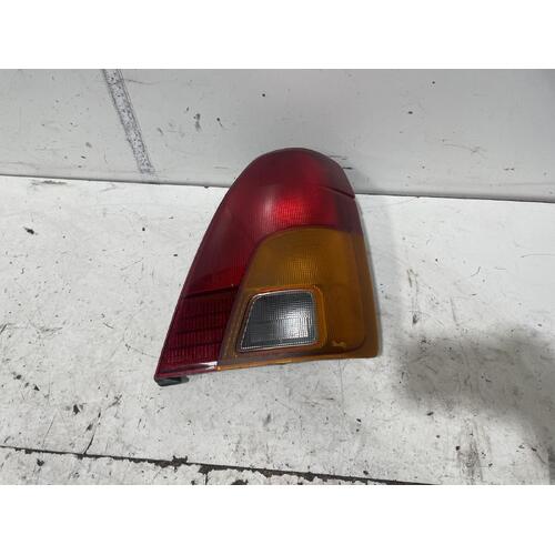 Daihatsu Pyzar Right Tail Light G303 02/1997-05/1998