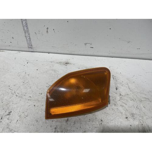 Daihatsu Pyzar Corner Light Right Front Indicator G303 02/1997-05/1998