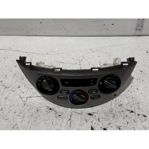 Toyota Tarago Heater Controls ACR30 06/2000-02/2006