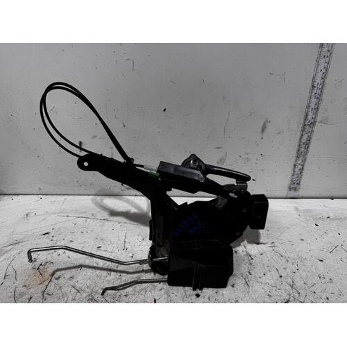 Toyota RAV4 Right Front Lock Mechanism ACA21 07/2000-10/2005