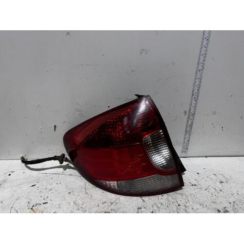 KIA RIO Left Tail Light BC 09/2002-07/2005