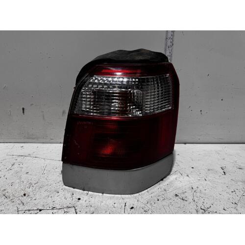 Subaru Forester Right Tail Light 01/2000-06/2002