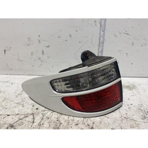 Toyota Estima Left Tail Light MCR40 2000-2003