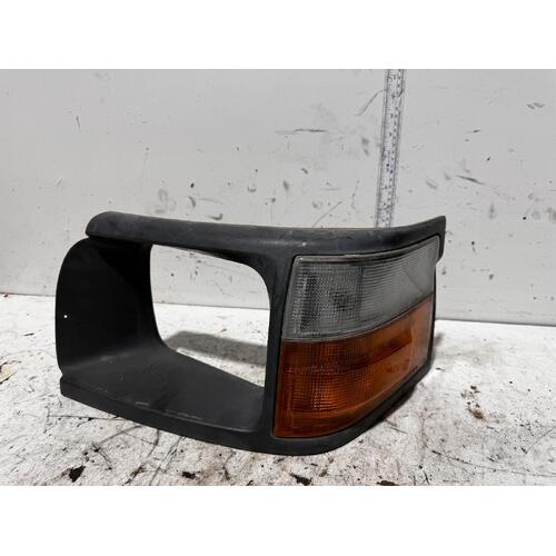 Toyota Hiace Left Head Light Surround with Corner Light RZH125 10/1992-08/1998