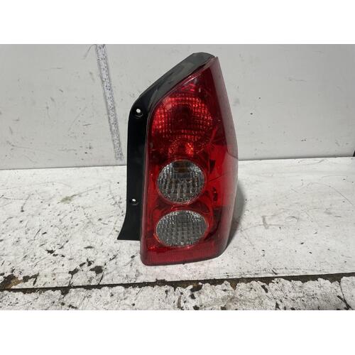 Mazda Tribute Right Tail Light YU 11/2003-02/2006