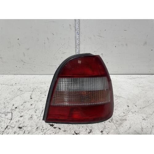 Nissan Pulsar Right Tail Light N14 02/1991-09/1995