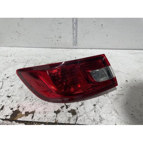 Renault Clio Left Tail Light X98 09/2013-07/2016