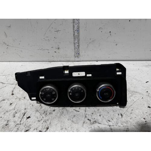 Toyota Corolla Heater Controls ZRE182 10/2012-06/2018