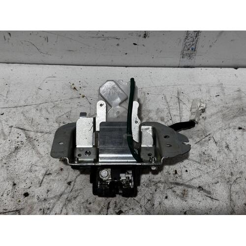 Toyota Kluger Tailgate Glass Lock Mechanism GSU40 05/2007-02/2014