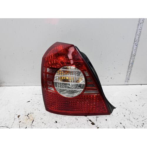 Hyundai Elantra Left Tail Light XD 10/2003-07/2006