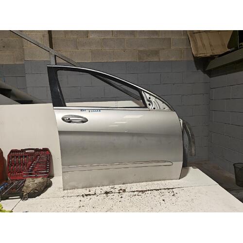 Mercedes R Class Right Front Door R 300 W251 11/2010-12/2013