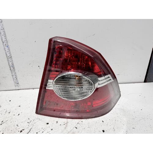 Ford Focus Right Tail Light LS 06/2005-05/2007