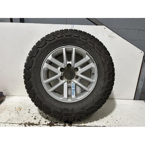 Toyota Hilux Alloy Wheel Mag and Tyre KUN26 07/2011-08/2015