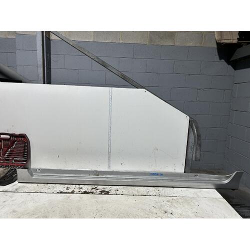 Lexus CT200h Left Side Skirt ZWA10 03/2011-12/2013