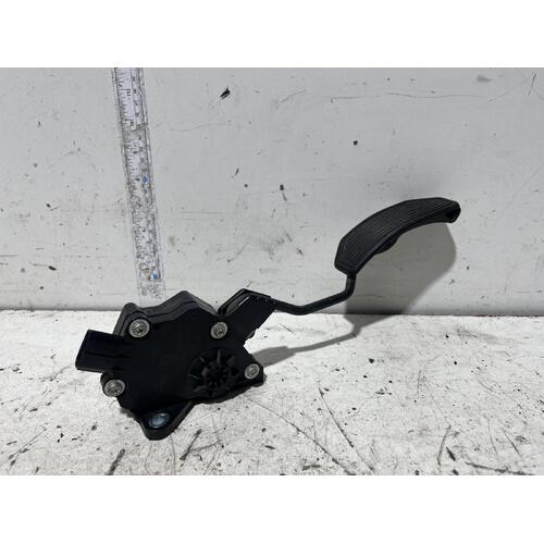 Toyota COROLLA Pedal ZRE152 Accelerator 03/07-12/13 