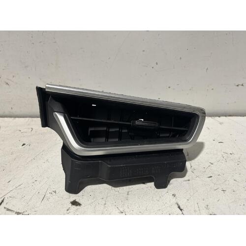 Toyota COROLLA Right Dash Vent ZWE211 07/18-2024