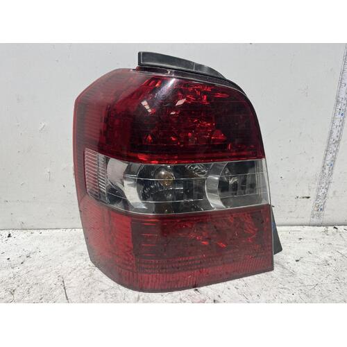 Toyota KLUGER Left Taillight MCU28 01/01-04/07 