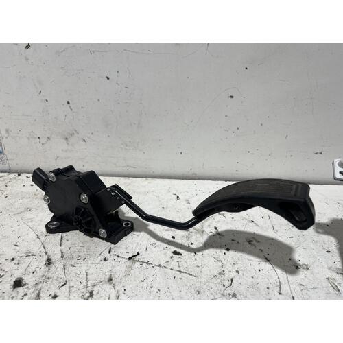 Toyota COROLLA Pedal ZRE152 Accelerator 03/07-12/13 