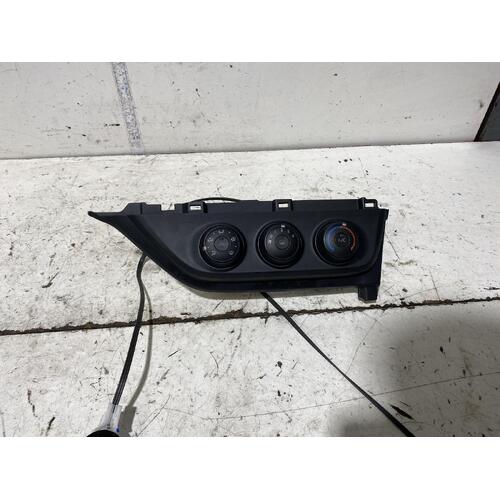 Toyota Corolla Heater Controls ZRE172 12/2013-06/2019