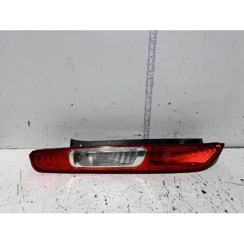 Ford Focus Left Tail Light LS 06/2005-05/2007