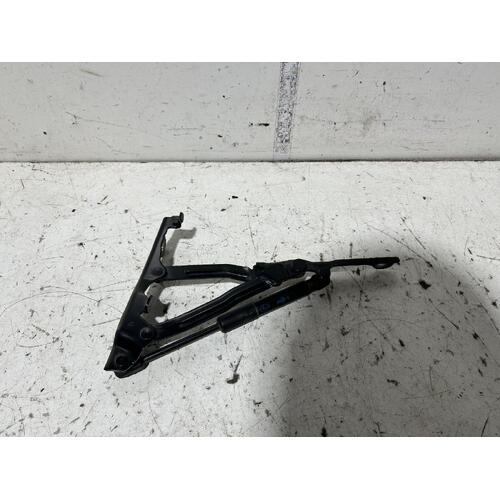 Toyota 86 Left Bootlid Hinge / Strut Zn6 04/2012-09/2021