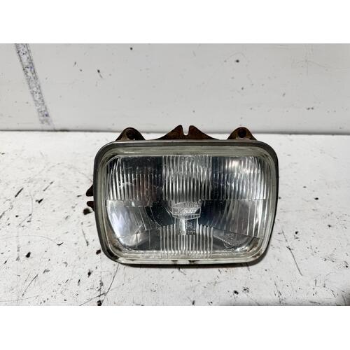 Toyota Hiace Right Head Light LH125 11/1989-09/1998