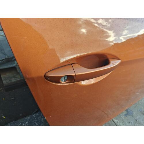 Hyundai Veloster Right Front Outer Door Handle FS 02/2012-02/2018