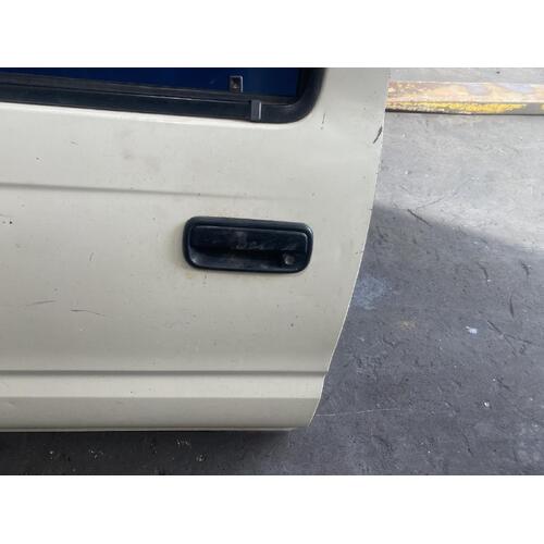 Toyota Hilux Left Front Outer Door Handle RZN149 09/1997-03/2005