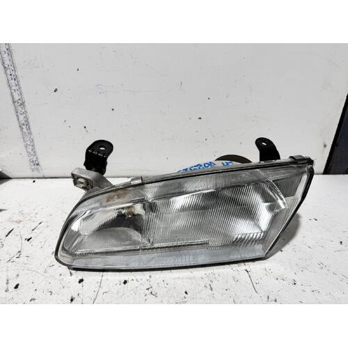 Toyota Camry Left Head Light SXV20 08/1997-09/2000