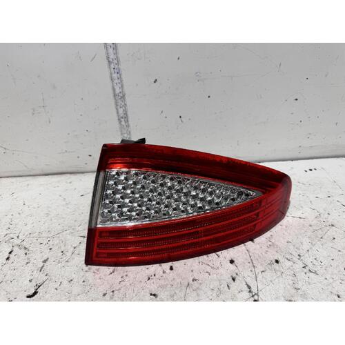 Ford Mondeo Right Tail Light MA 10/2007-07/2009