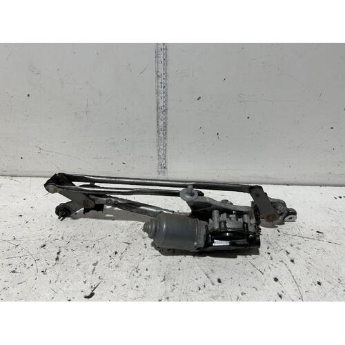 Toyota Yaris Front Wiper Assembly NCP93 03/2006-06/2016