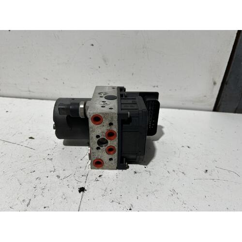 Land Rover Range Rover ABS Pump / Module L322 08/2002-08/2005