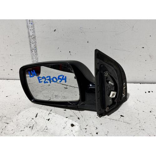 KIA Grand Carnival Left Door Mirror VQ 12/2005-05/2011