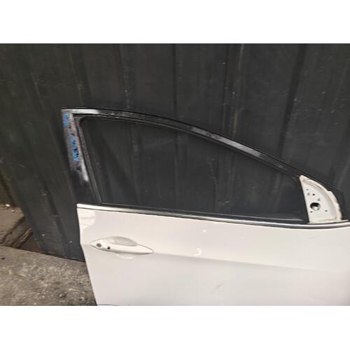 Hyundai i30 Right Front Door Glass GD 05/2012-04/2017