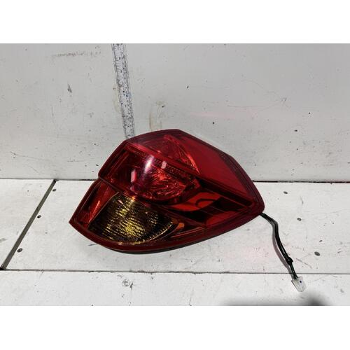 Subaru Outback Right Tail Light B4A 09/2003-09/2006