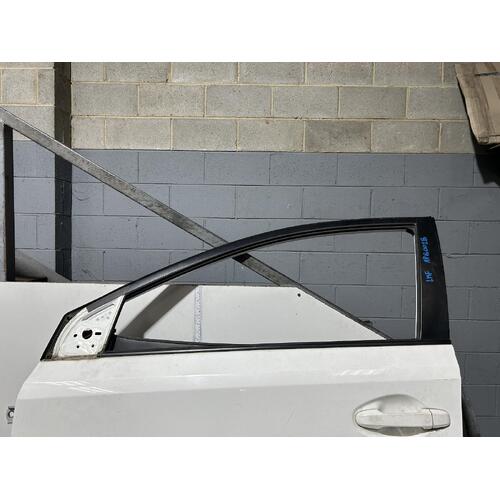 Toyota Corolla Left Front Door Glass ZRE182 10/2012-06/2018