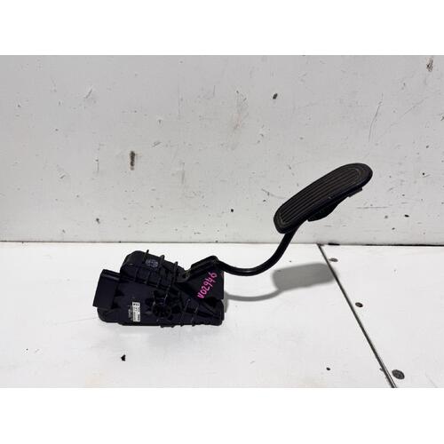 Toyota Hilux Accelerator Pedal TGN16 03/2005-08/2015