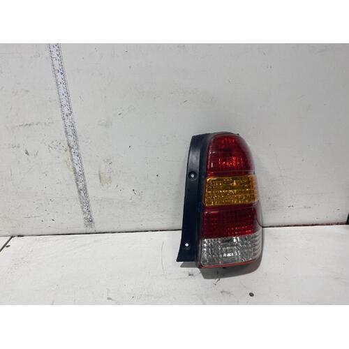 Ford Escape Right Tail Light ZB 02/2001-05/2006