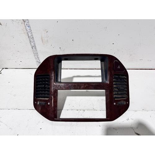 Mitsubishi Pajero Dash Vents NP 11/2002-09/2006